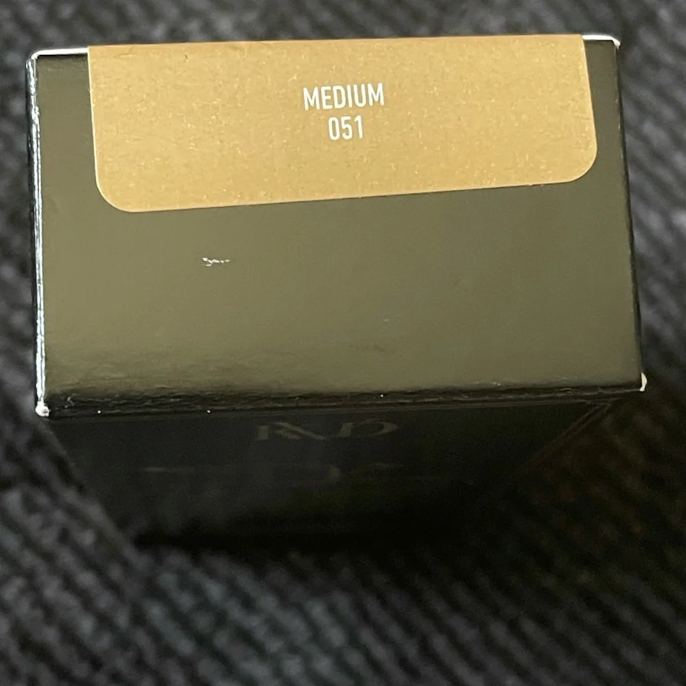 KVD Good Apple Medium 051 Full-Coverage Transfer-Proof Serum Foundation